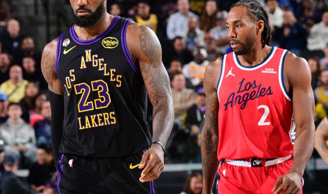 kaiyun-快船拒绝湖人26分逆转！小卡复出哈登18+10引7人上双 詹东55+16