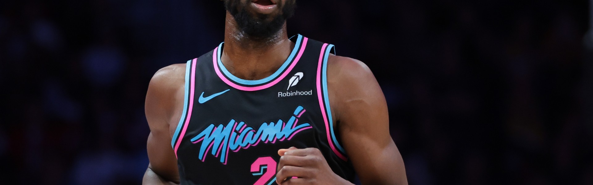 开云体育入口-表现不俗！维金斯半场7投4中&amp;三分4中2得10分2板1助2断 正负值+9