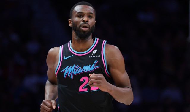 开云体育入口-表现不俗！维金斯半场7投4中&amp;三分4中2得10分2板1助2断 正负值+9