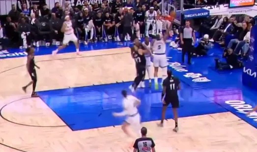 kaiyun-班凯罗快攻反击强硬上篮打进，个人首节5投4中砍下9分