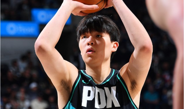 杨瀚森第20场DNP！开拓者大胜热火4连胜 阿夫迪亚伤退热巴32+10