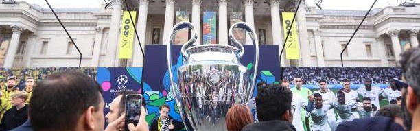 开云-【现场手记】无趣决赛的美丽球迷