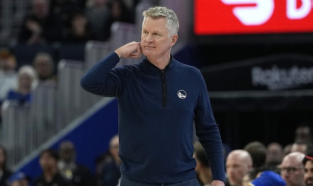 开云-科尔：整支球队都希望阿德巴约留在场上追逐纪录 斯波没必要道歉|巴姆-阿德巴约|巴姆·阿德巴约|史蒂夫-科尔|迈阿密热火队|金州勇士队_新浪体育_新浪新闻