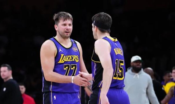 开云官网-无惧8天6战炼狱之旅！湖人残阵死守西部第四生死线