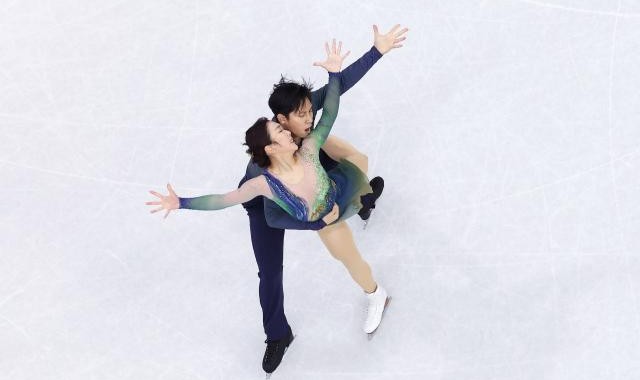 开云体育入口-花样滑冰双人滑：“葱桶组合”谢幕战获第五