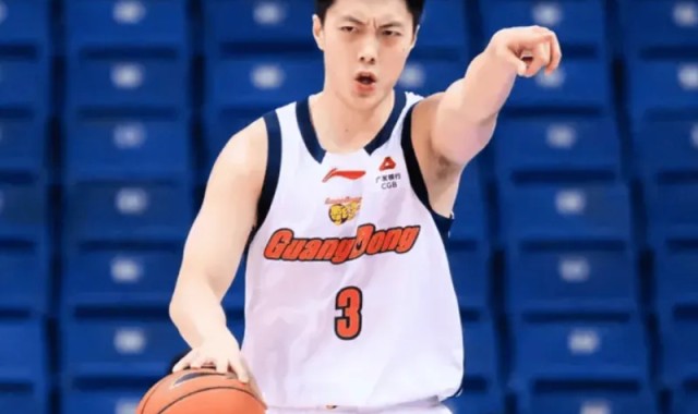 开云体育入口-胡明轩出战27分钟，投篮3中3、罚球8中6得到13分5助攻